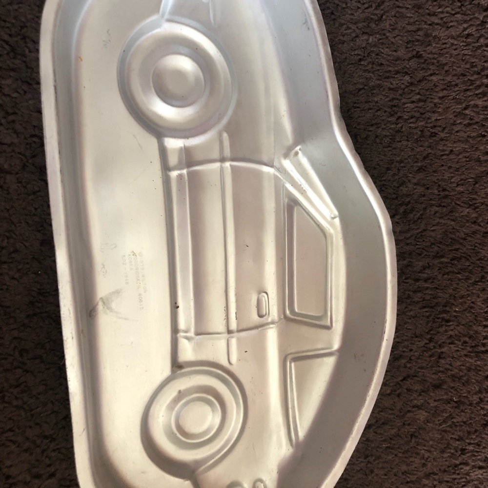 Used Car Cake Pan